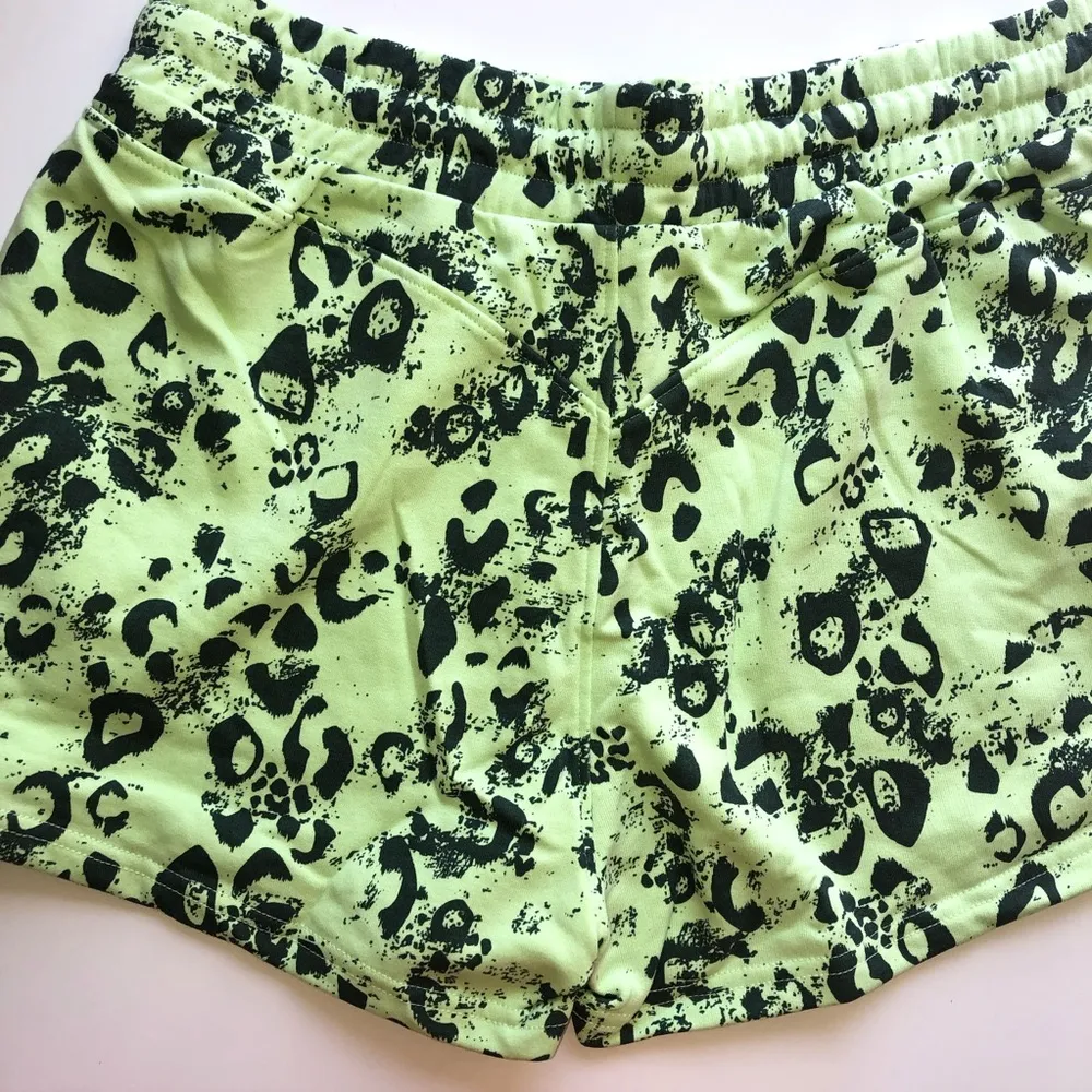 M Animal Graphic Shorts - Image 6