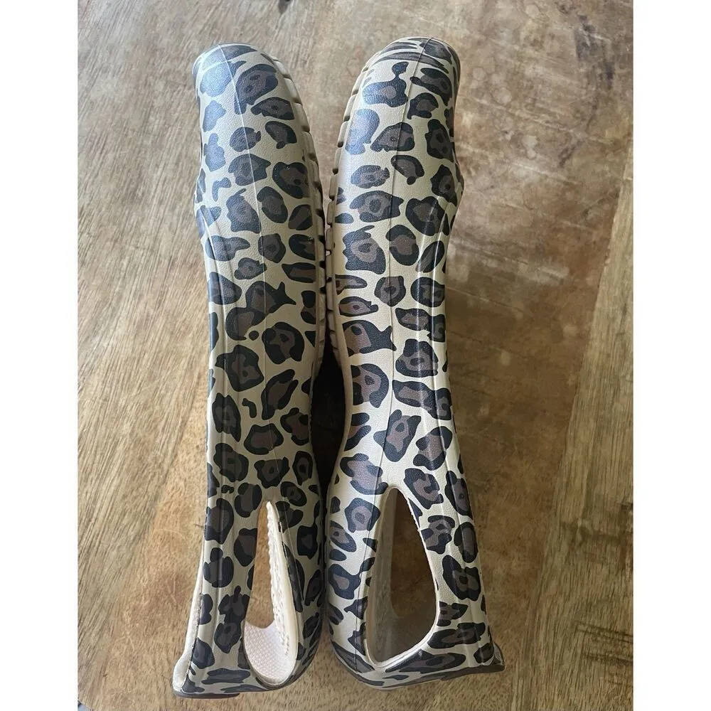 Crocs leopard print flats women’s shoes slip on ballet style W6 casual comfort - Image 7