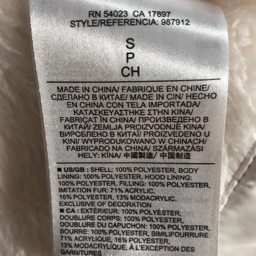 Banana Republic white puffer vest - Image 5