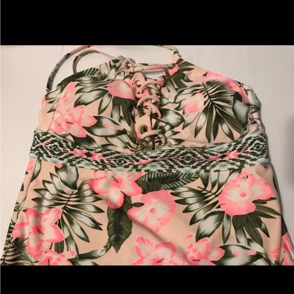 Floral swimwear padded tankini top size medium - Image 6