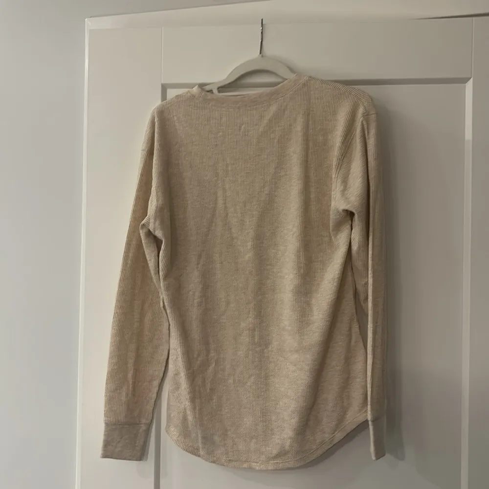 Time & Tru Women’s Oatmeal Essential Thermal T-Shirt Long Sleeves, Size M (NWT) - Image 6