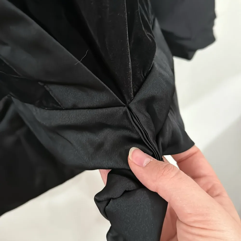 Ann Taylor black velour faux wrap surplice satin trim side tie blouse size Mp - Image 9