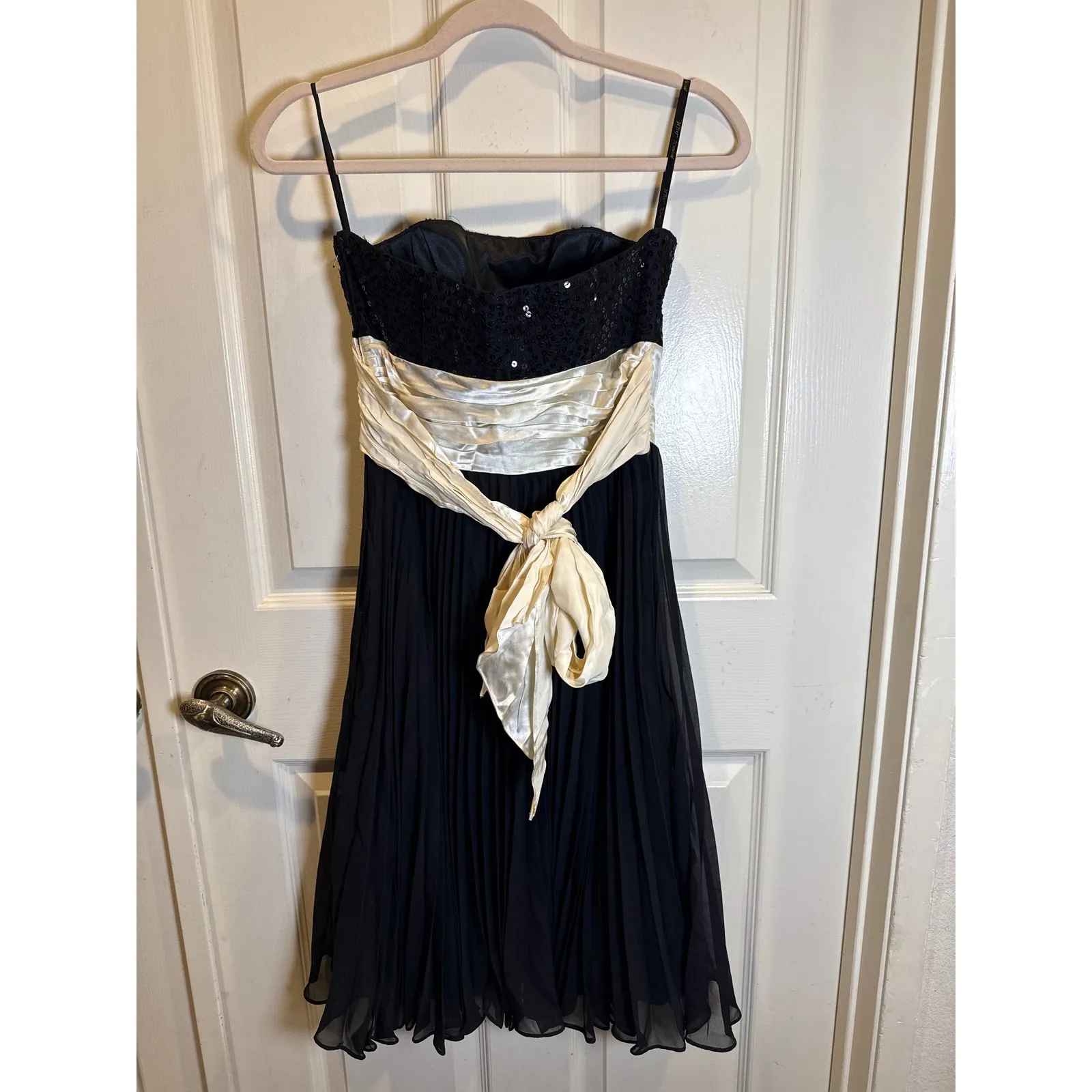 Betsey Johnson Black Sequin Satin Pleated Strapless Formal Dress Size 4 - Image 4