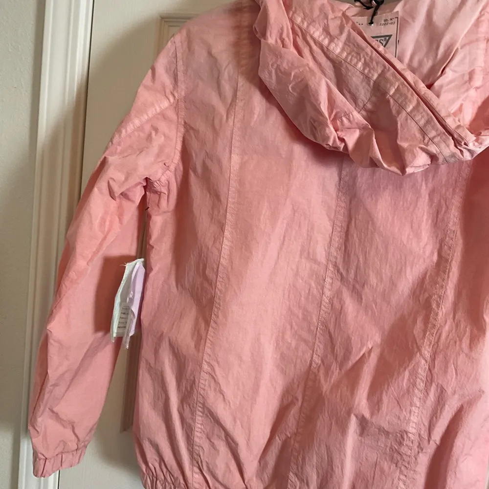 Guess peach crème Windbreaker Jacket size small - Image 10