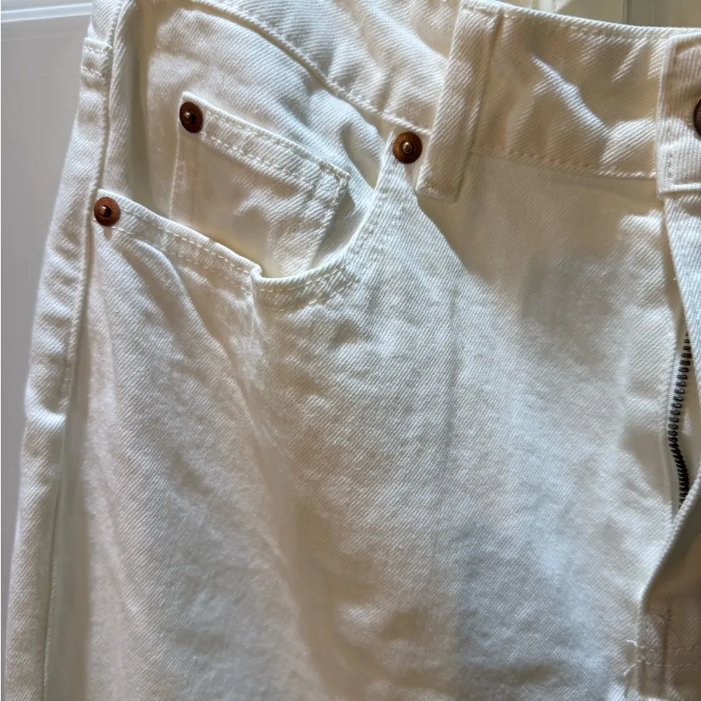 H&M White Slim Leg High-Waist Jeans Classic Denim
12 - Image 8