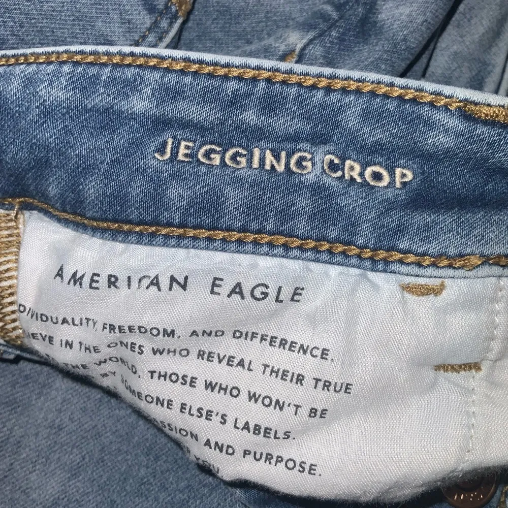 American Eagle Next Level Stretch Crop Jegging Distressed Ripped Blue Jeans 10 - Image 12