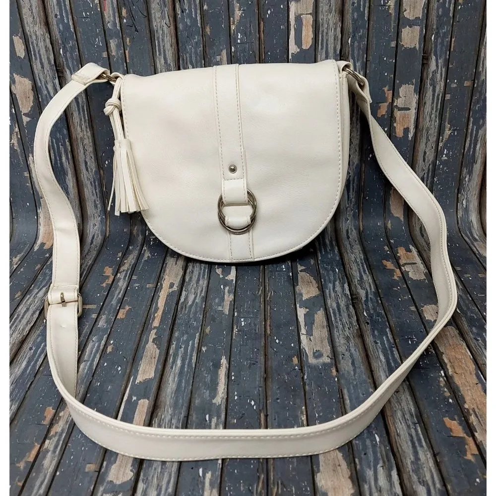 White Avon Signature Collection Vegan Leather Crossbody Purse Adjustable MINT - Image 2