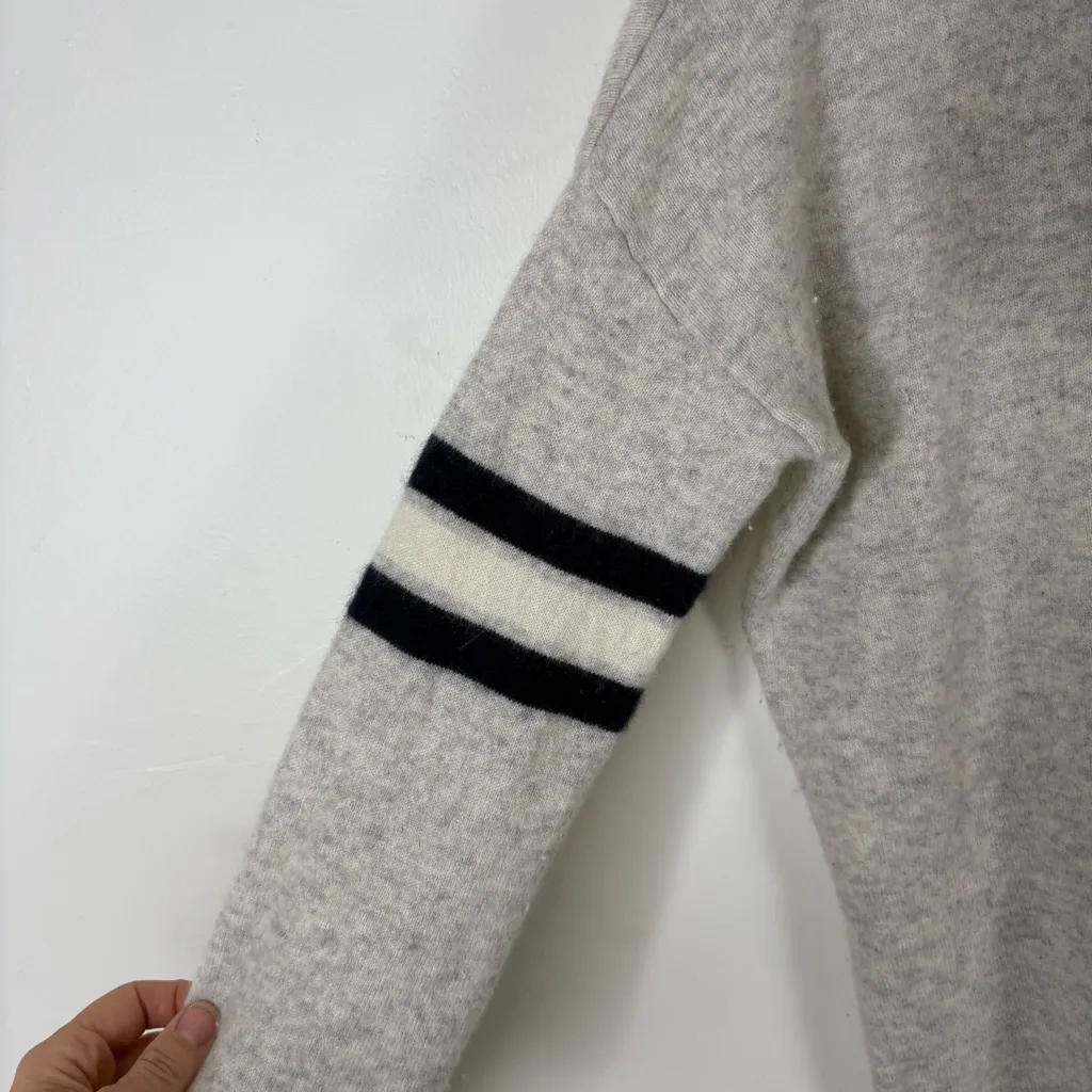Harper Lane Gray Hooded 100% Cashmere Sweater with Blue/Black Stripe Small - Image 7