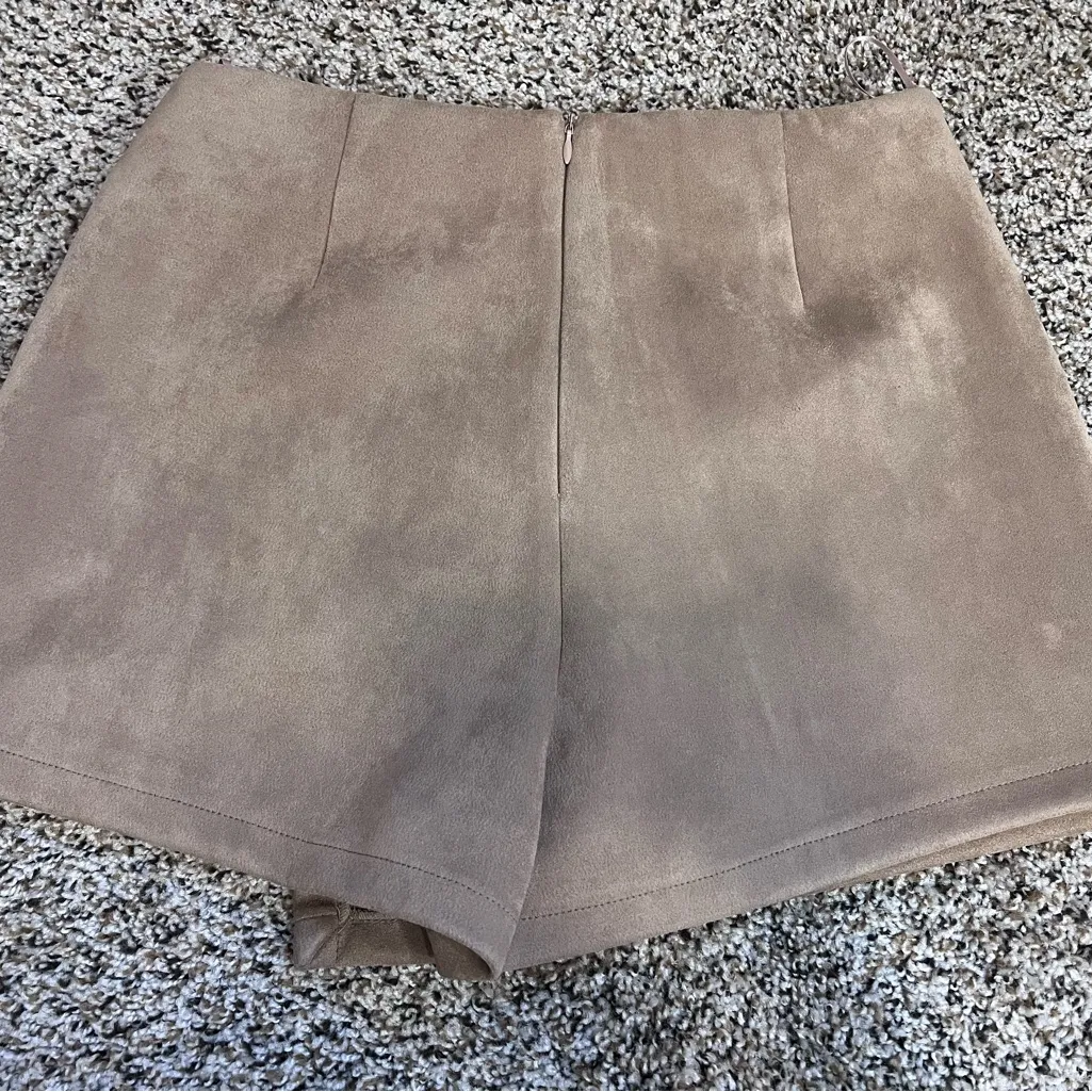 Tan Suede skort Size L - Image 3
