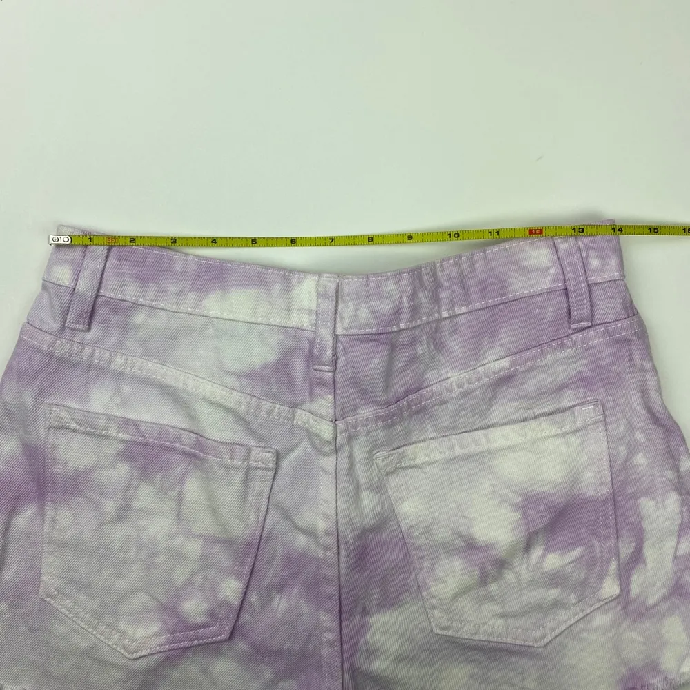 Forever21 Purple and White Tie-Dye NWT Denim Raw Hem Shorts Size 28 - Image 6