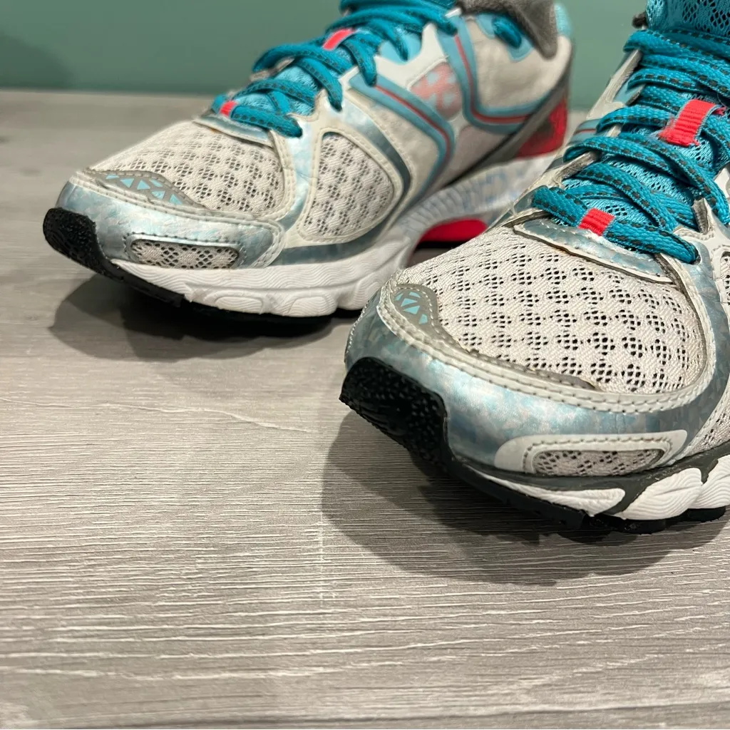 New Balance Women's W1260v3 Running Shoe - Image 6