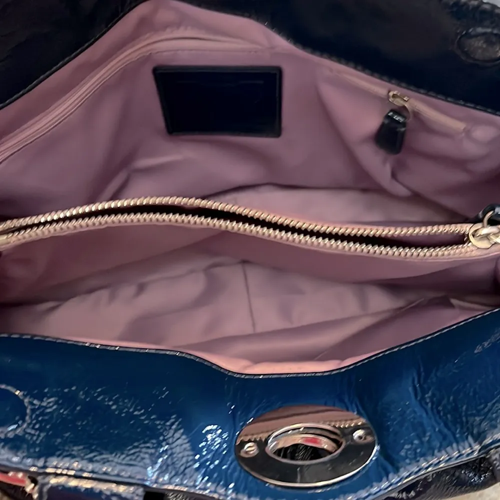 Satchel gorgeous blue/teal color shiny finish double handles - Image 12