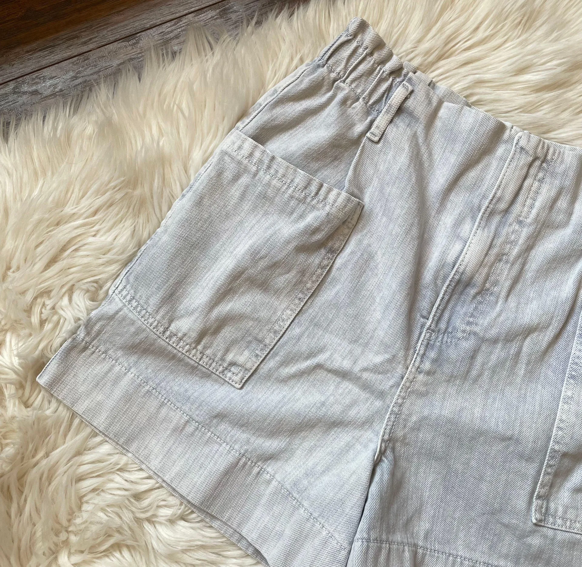 Pilcro & The Letterpress Slim Boyfriend Paperbag Shorts - Image 3