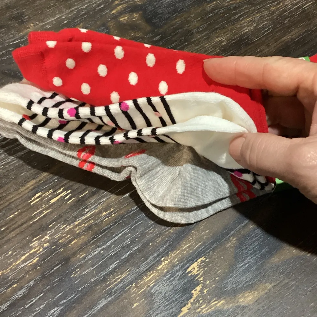 Kate Spade Red Lip Print Shortie Crew Socks - Image 2