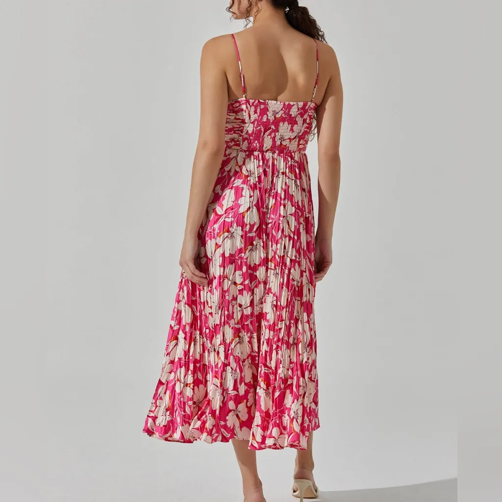 ASTR The Label Revolve Maeve Pleated Midi Dress in Pink Cream Floral - Image 3