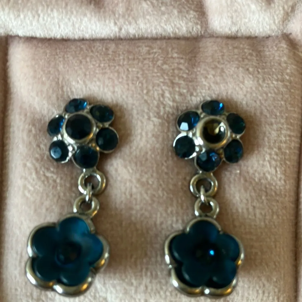 Blue Floral Silver Tone Necklace & Earrings Set - Image 3