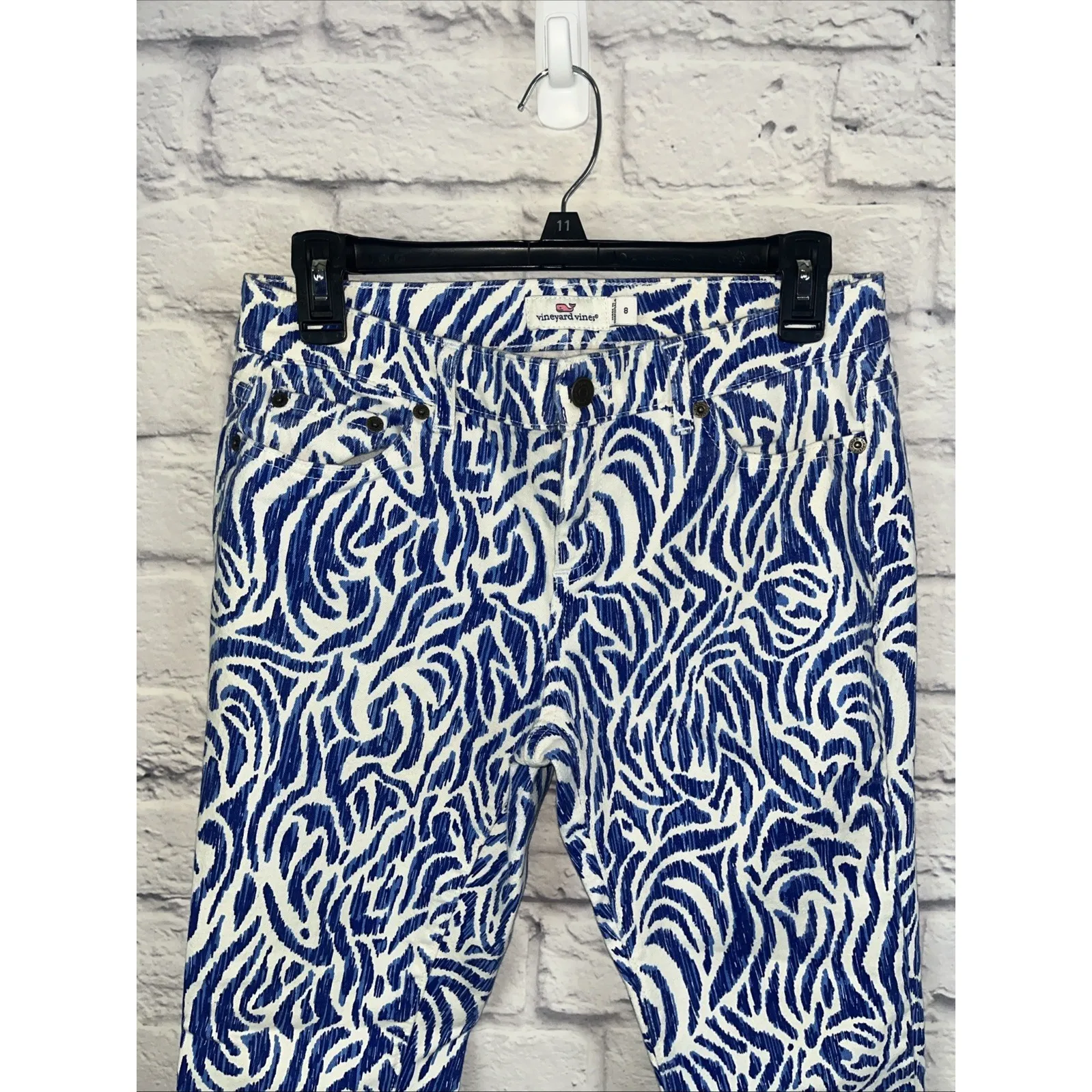 Vineyard Vines Women's Nautical Zebra Print Mid-Rise  Jeans Size 8 - Image 2