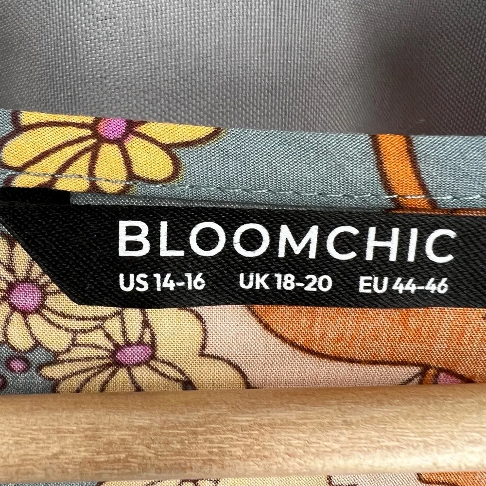 BloomChic Floral Bell Sleeve Boho Tunic Top V - Image 4