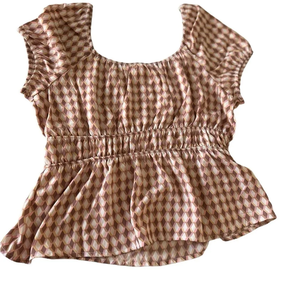 Pink Rose Geometric Print Ruched Puff Sleeve Crop Top‎  NWOT - Image 4