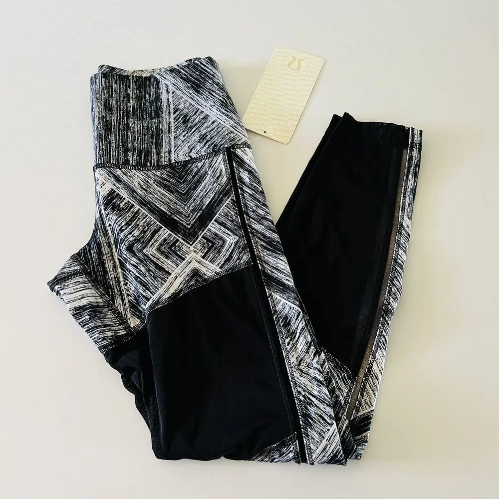 LULULEMON ATHLETICA Heat Wave White Black Hot To Street Pant Leggings - US 6 - Image 3