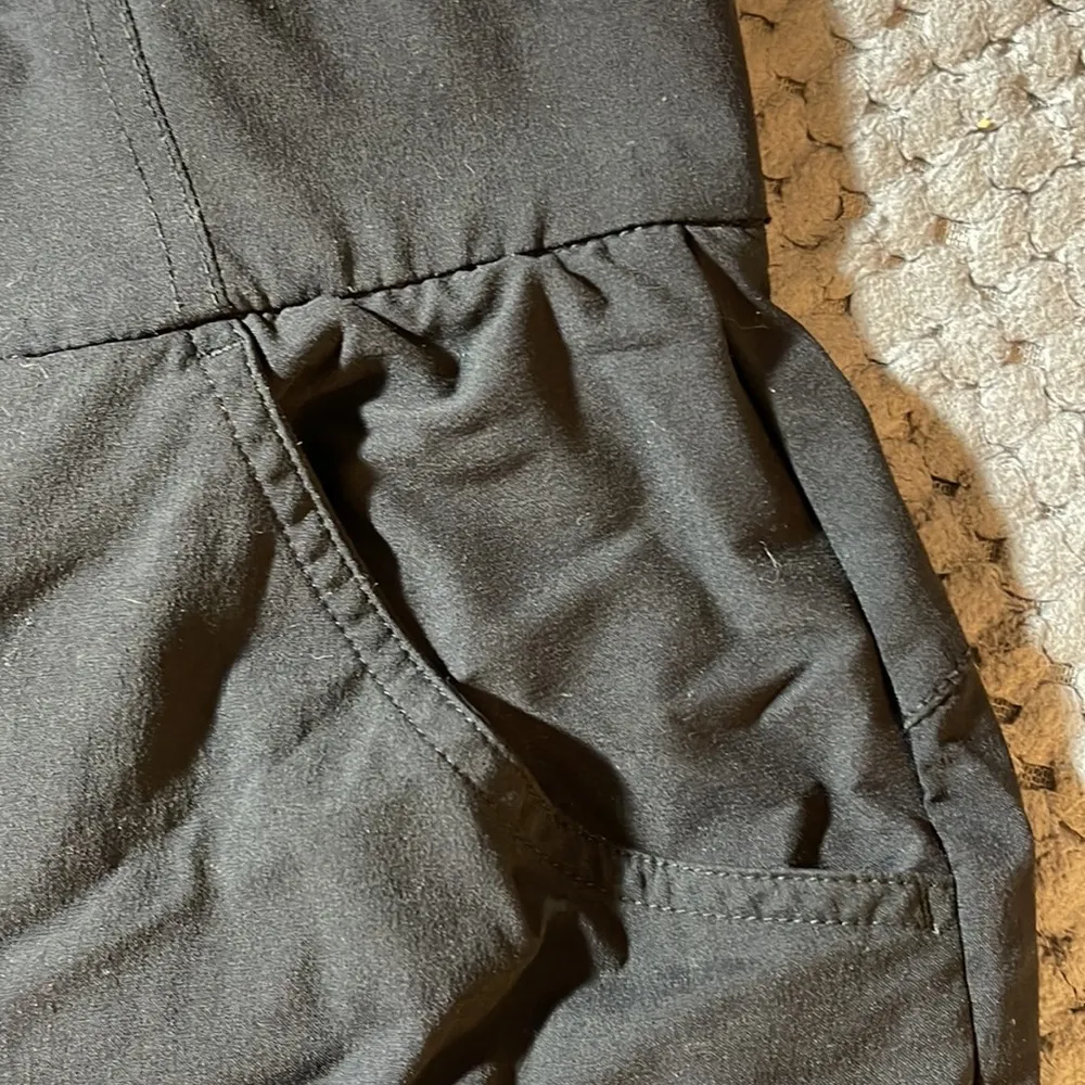 Columbia Anytime Casual Capri Stain Resistant Sun Protection Hiking Pants Size M - Image 10