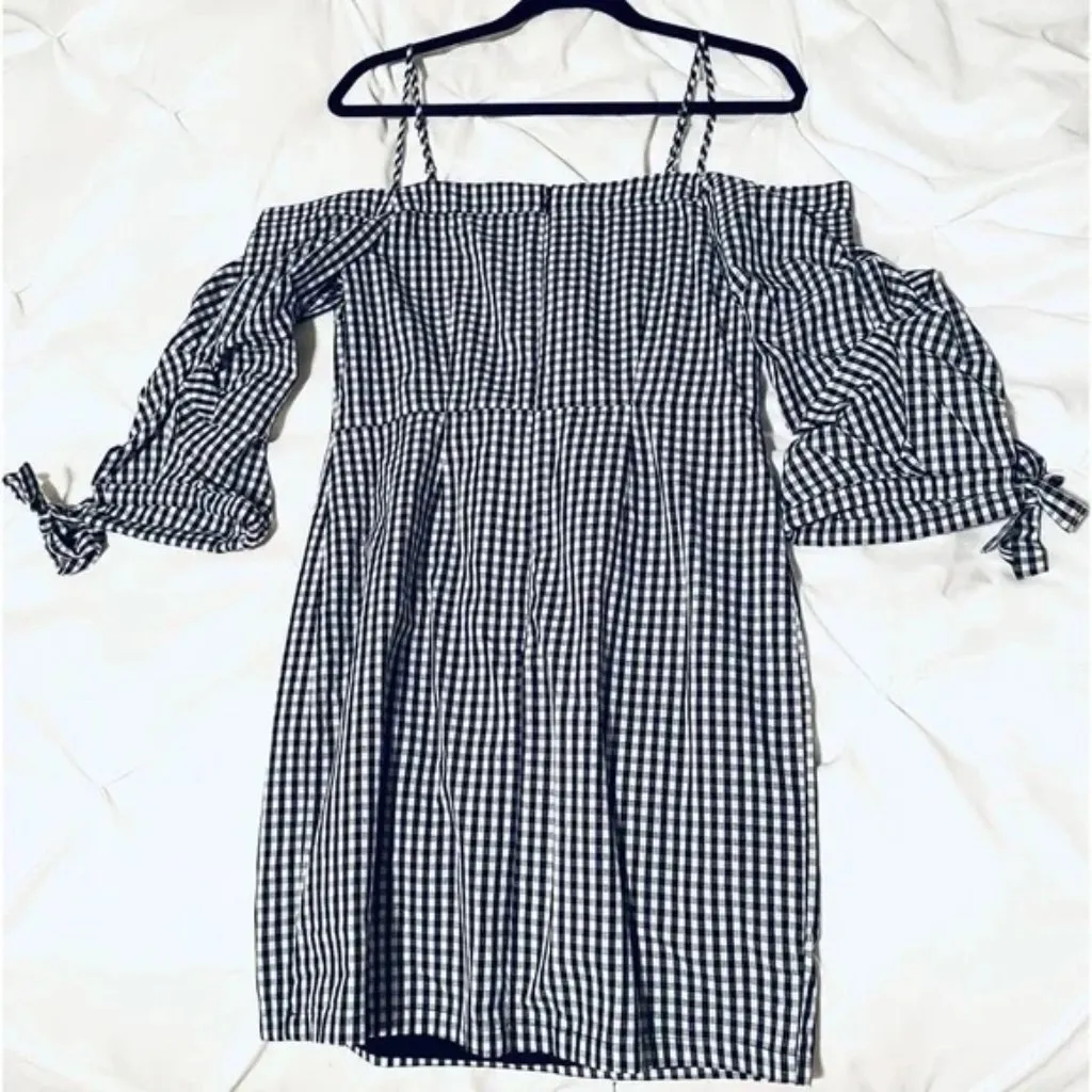 Sugar + Lips Gingham Cold Shoulder Dress - Image 4