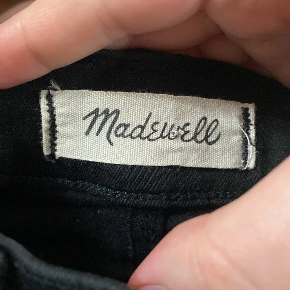 Madewell 9" High Rise Skinny Jeans in ISKO Stay Black solid black wash size 27 - Image 10