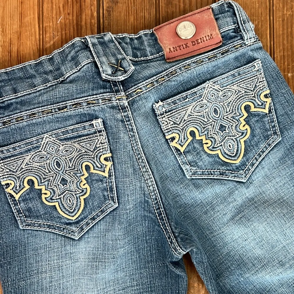 Women’s Anthropologie Antik Denim embroidered low rise flare leg jeans size 25 - Image 2