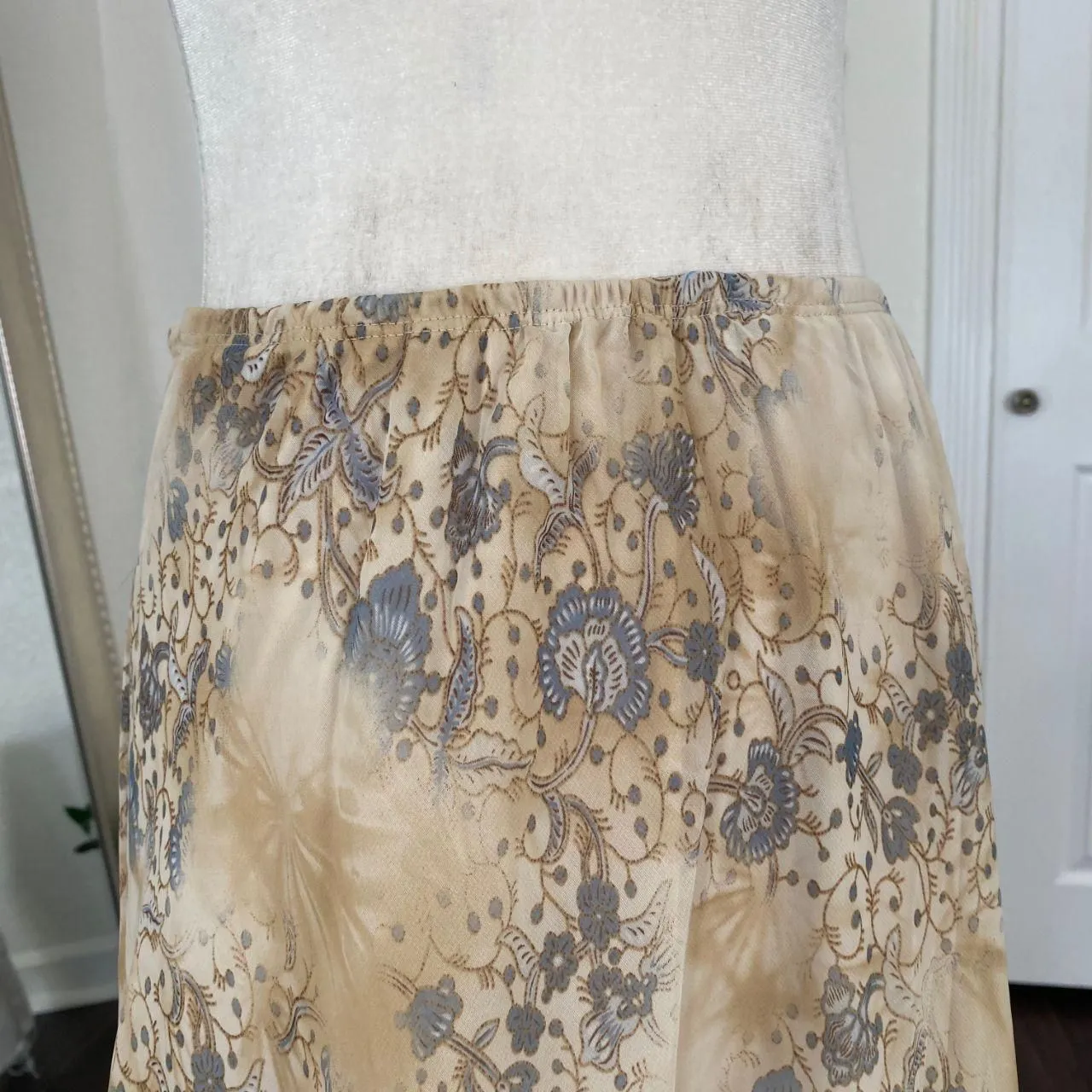 RAG Romantic Whimsical Cream Tan Mesh Blue Floral Maxi Skirt Plus Size 1X - Image 5