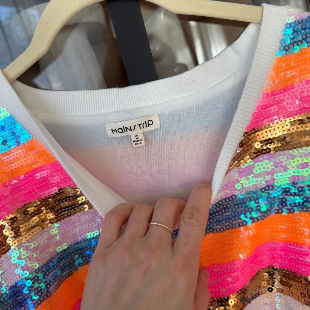 Main strip sequins tee short sleeve crewneck rainbow stripes queen of sparkles - Image 4