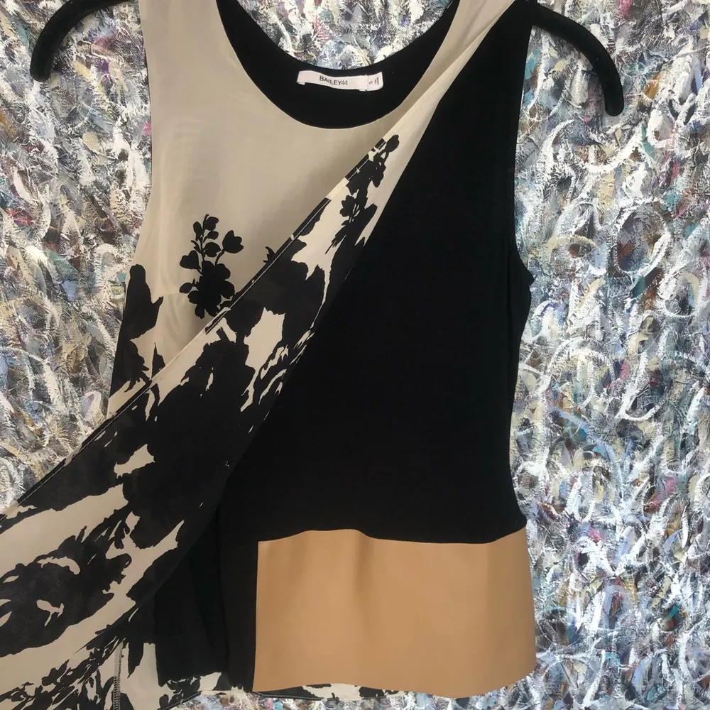 Bailey 44 Top - Image 5