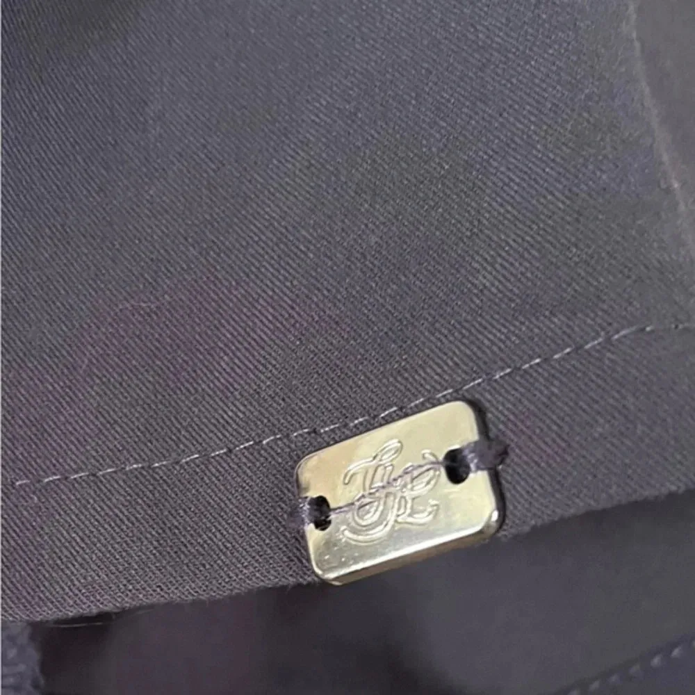 GREY’S ANATOMY BY BARCO Dark Gray Scrub Top‎ | XS | EUC - Image 6