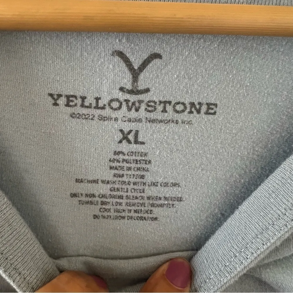 Yellowstone Dutton Ranch Tshirt Size XL Blue - Image 5