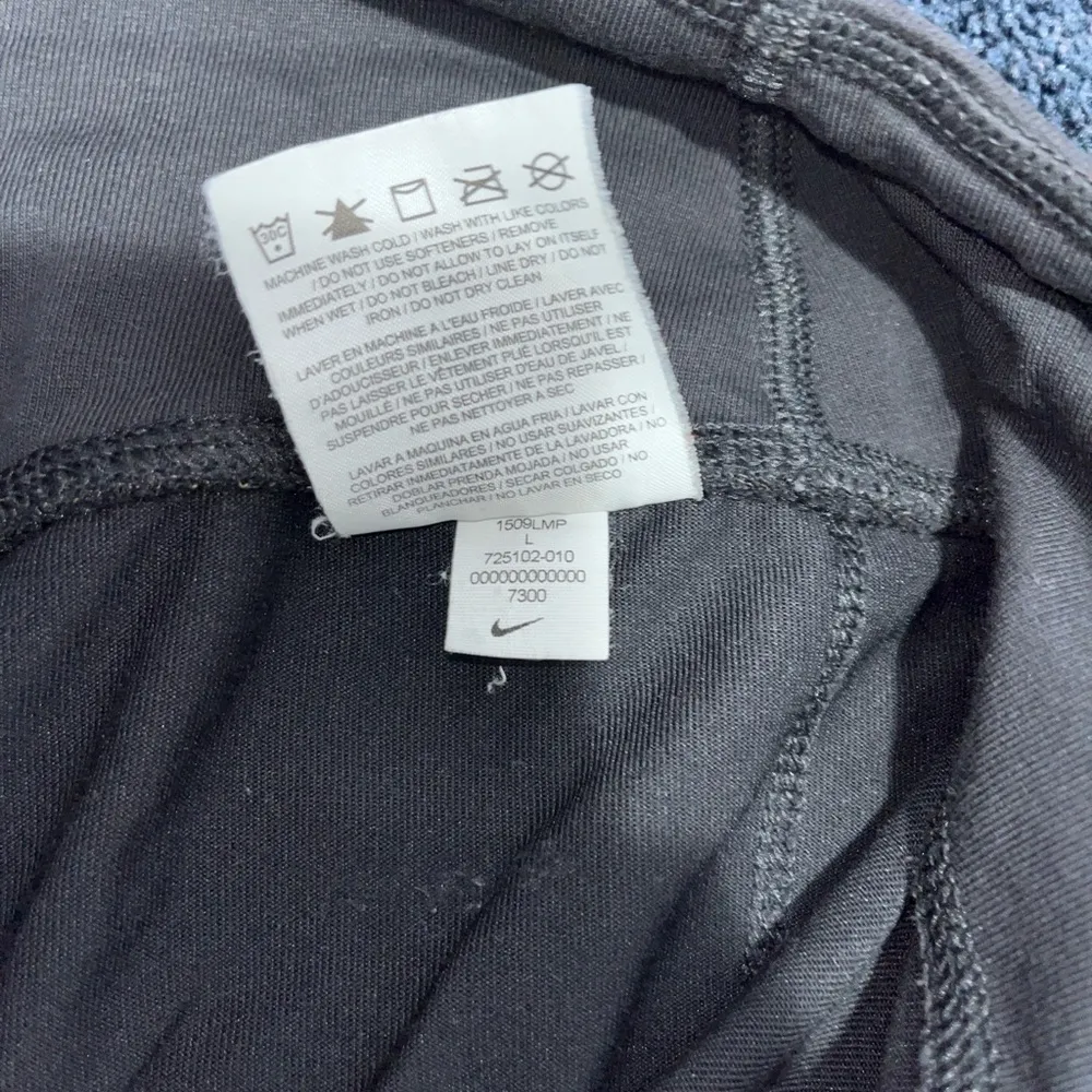 Nike Capri Leggings - Image 4