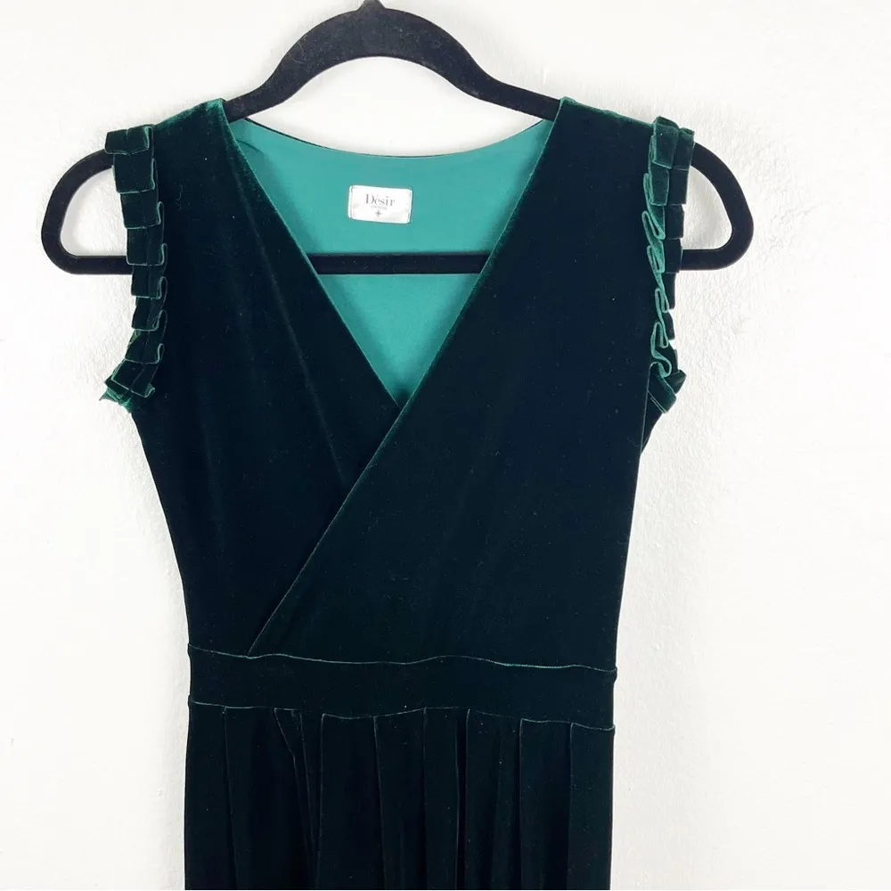 DESIR COUTURE Emerald Green Velvet Side Split Pleated Waist Maxi Dress Small - Image 9