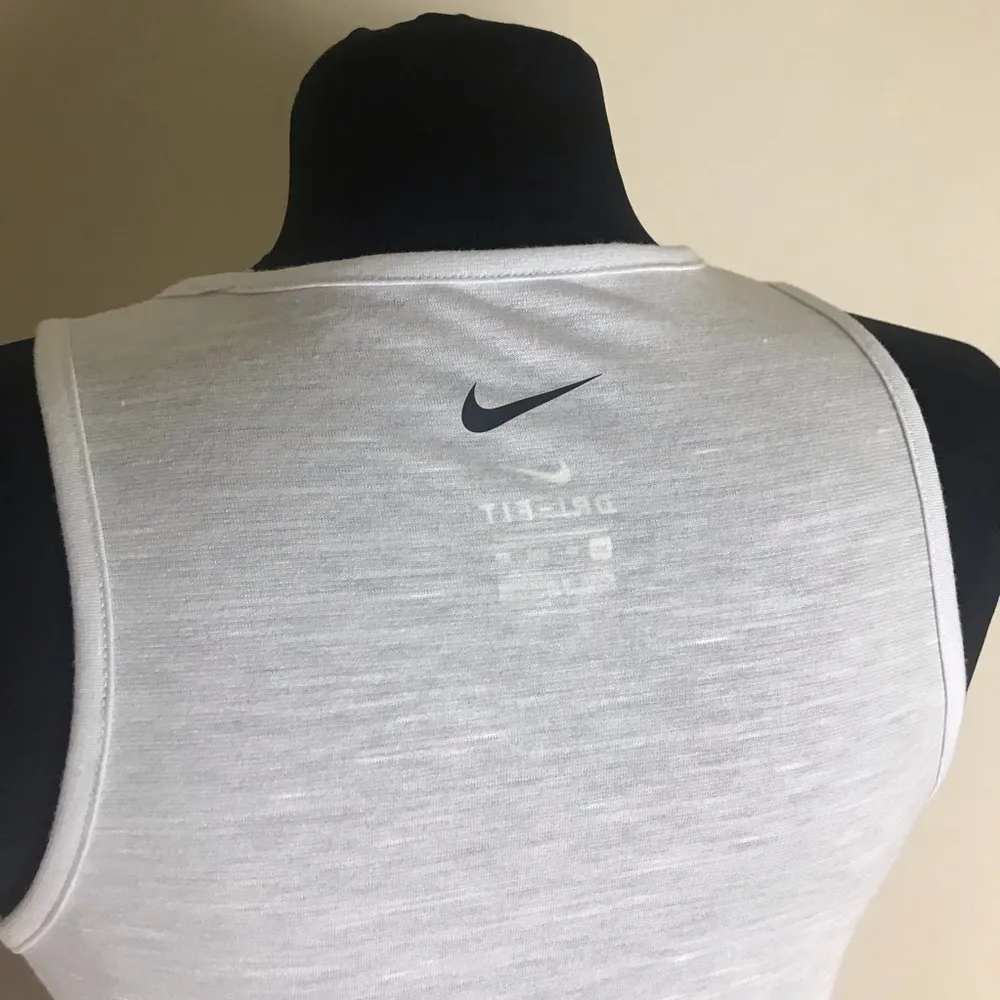 Nike Workout Tank Gray - Image 3