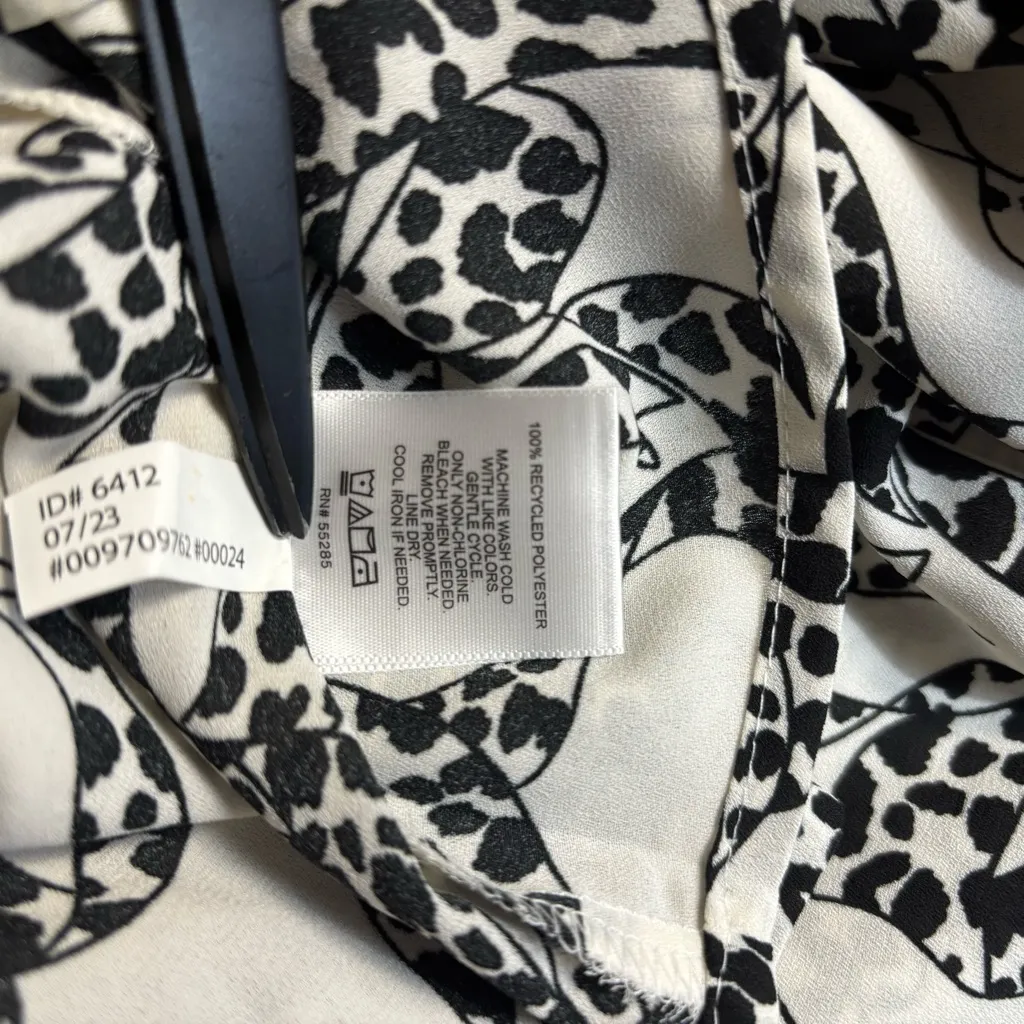 Express Women's Blouse Shirt Top Button Down Collared Dalmatian Bow Print Size S - Image 6