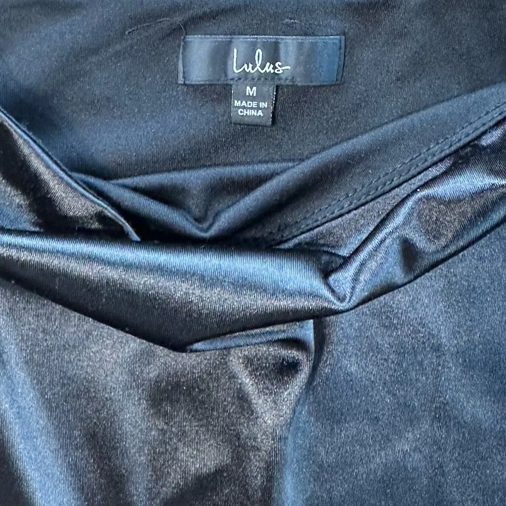 Lulu's Black Side Slit Mini Pencil Skirt Size Medium - Image 3