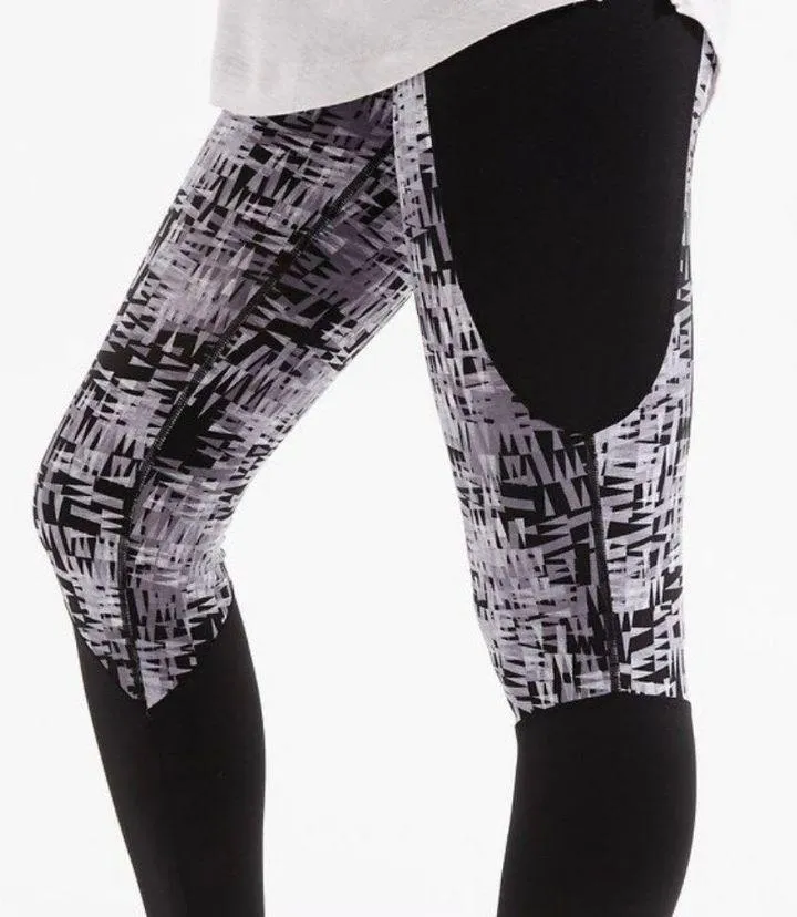 Black Gray Etchblock Patterned Leggings Small - Image 3