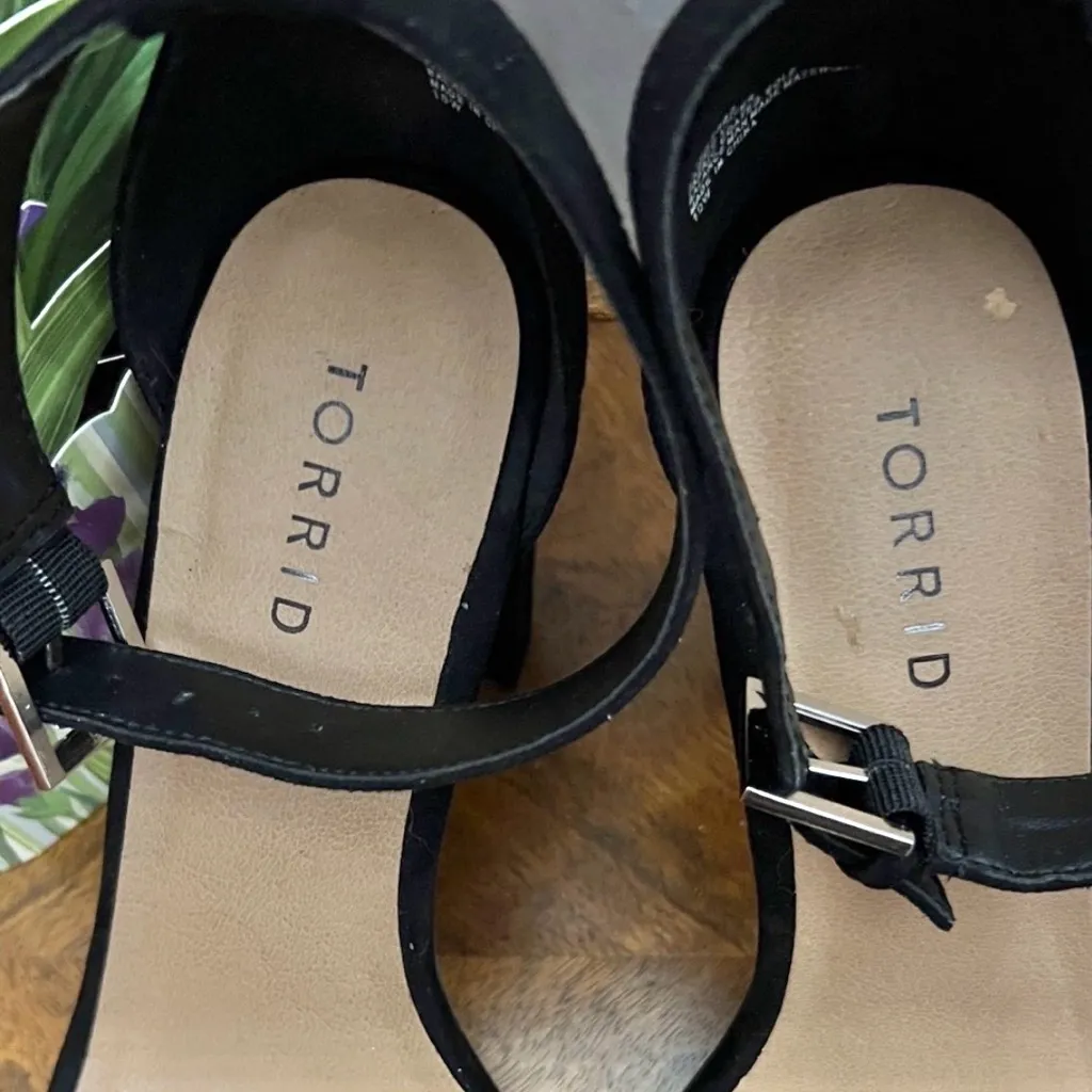 Torrid Elegant Two Strap Tapered Heel Sandal Size 10(WW) - Image 4