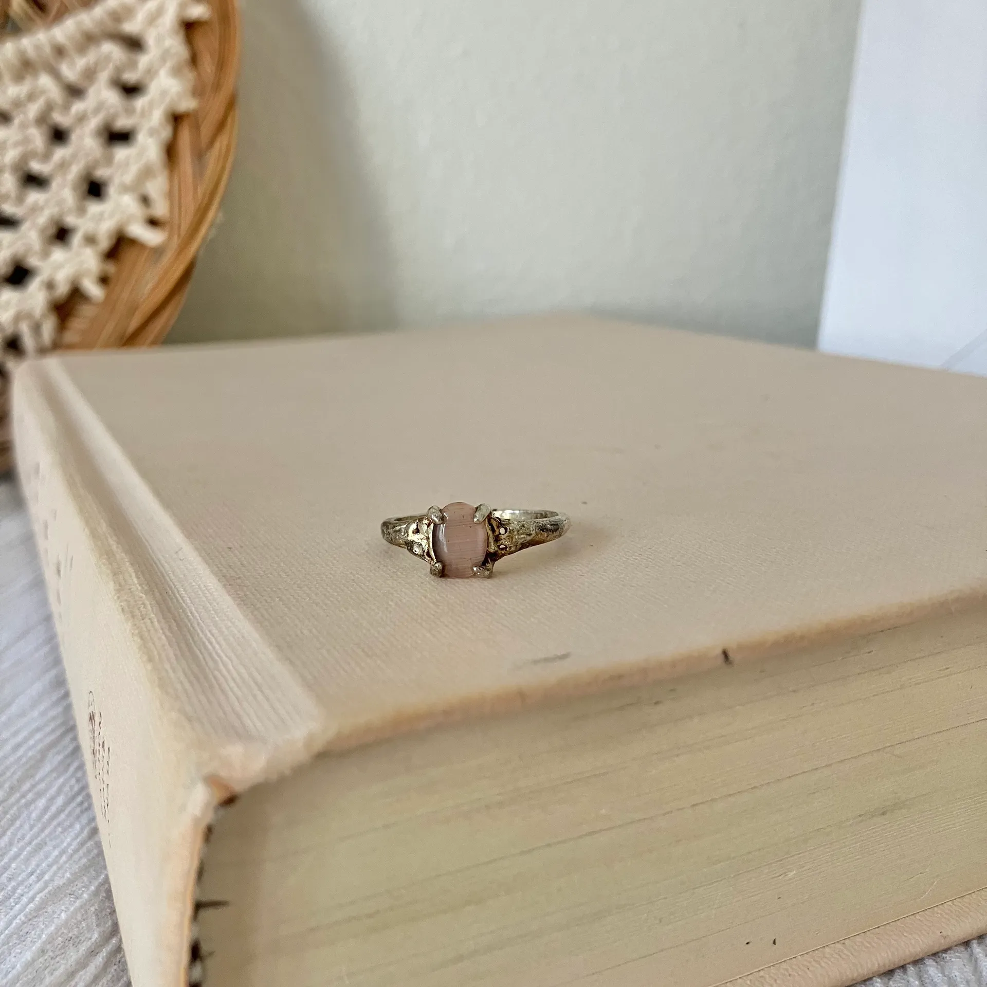 Light Pink Purple Silver Oval Ring “Opaline” Victorian Simple Classic Lavender Jewelry - Image 6