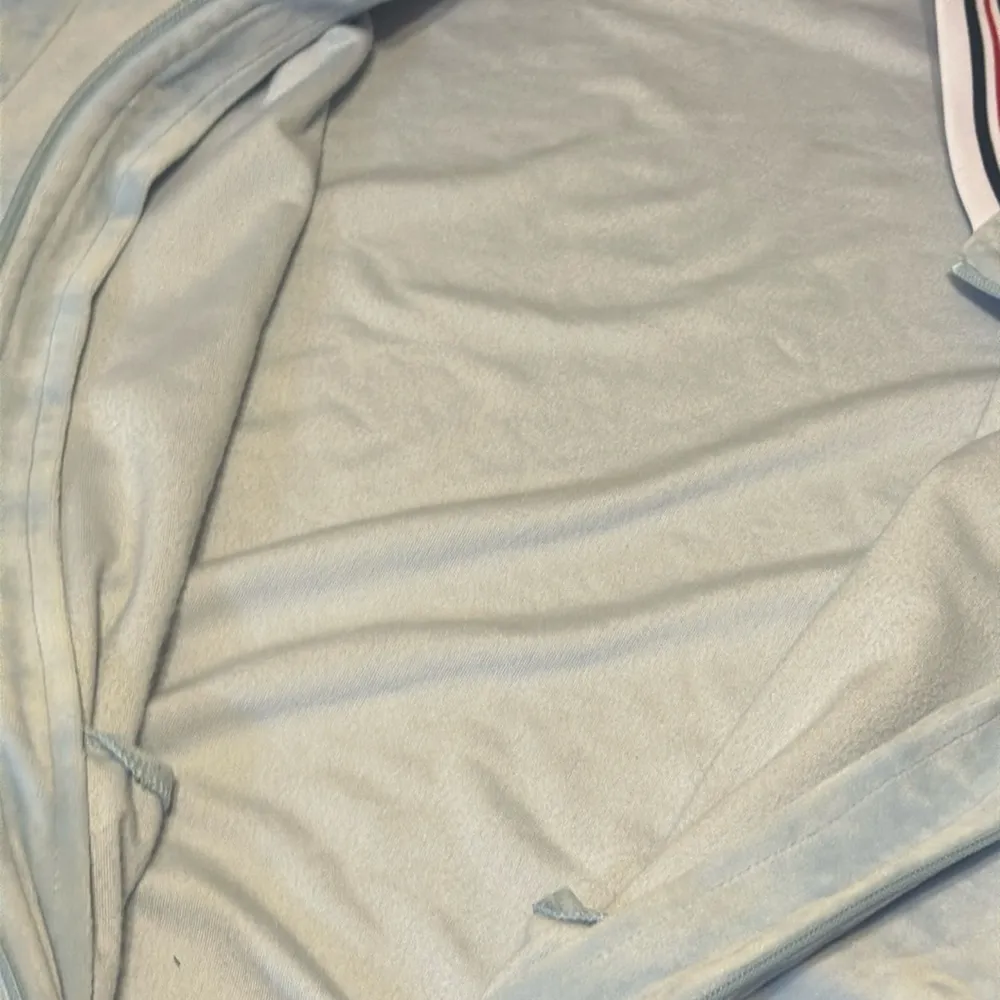 FILA velour short sweatsuit set. Top & shorts. Baby blue medium women’s. 90s. - Image 6