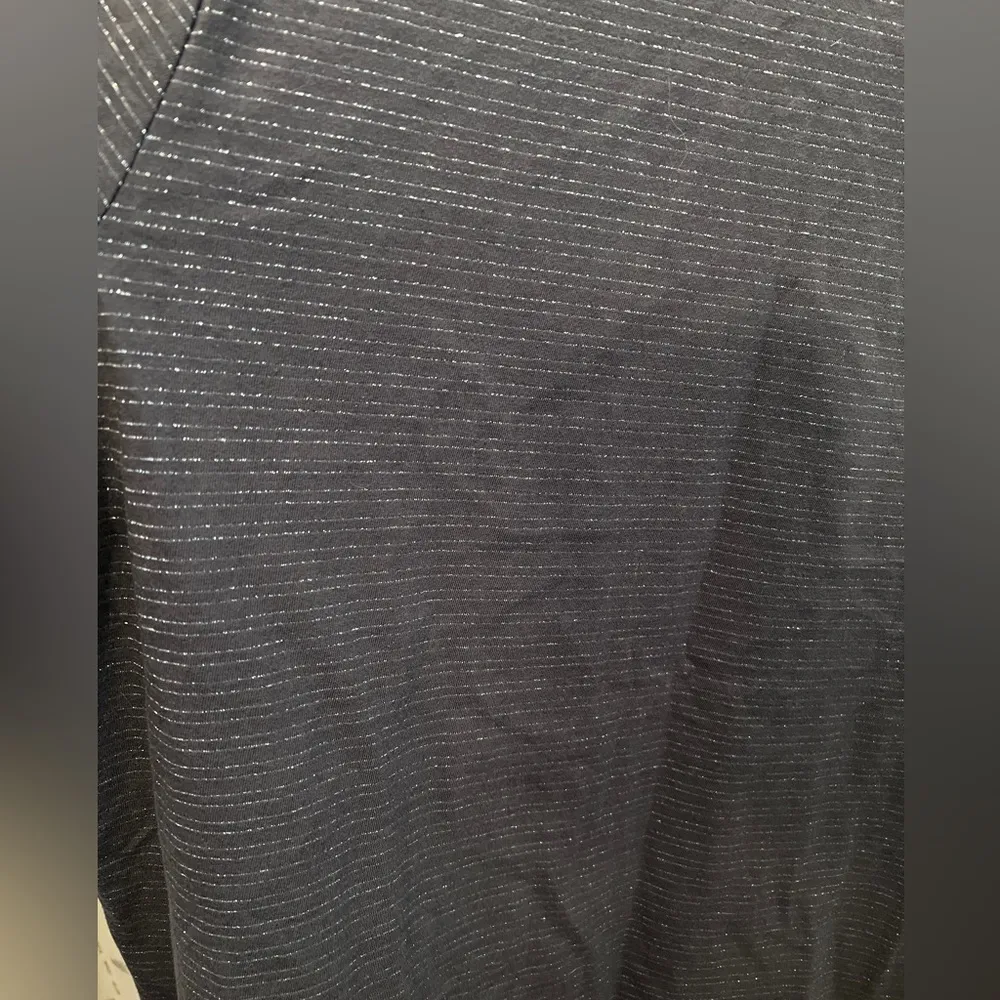 NWT  EveryWear T-Shirt Crew Neck Gray w Silver Shimmer Stripes XL Tall - Image 4