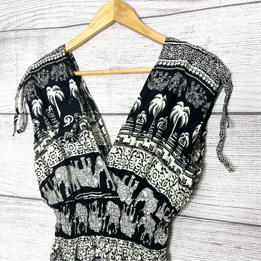 NWT Bohemian Black & White Casual Sleeveless Jumpsuit with Pockets Size Large XL - Image 3