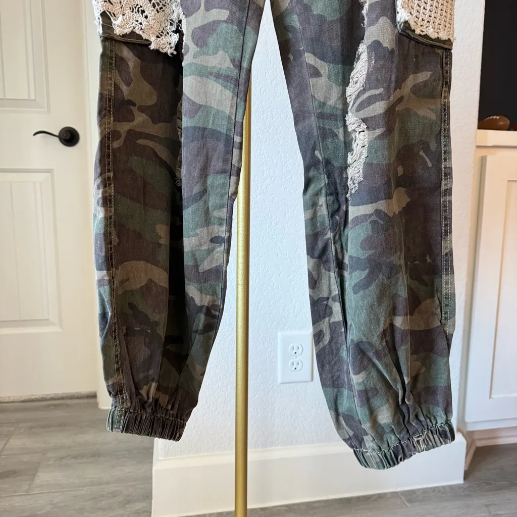 POL Camo “Nomad Luxe Joggers” size Medium - Image 8
