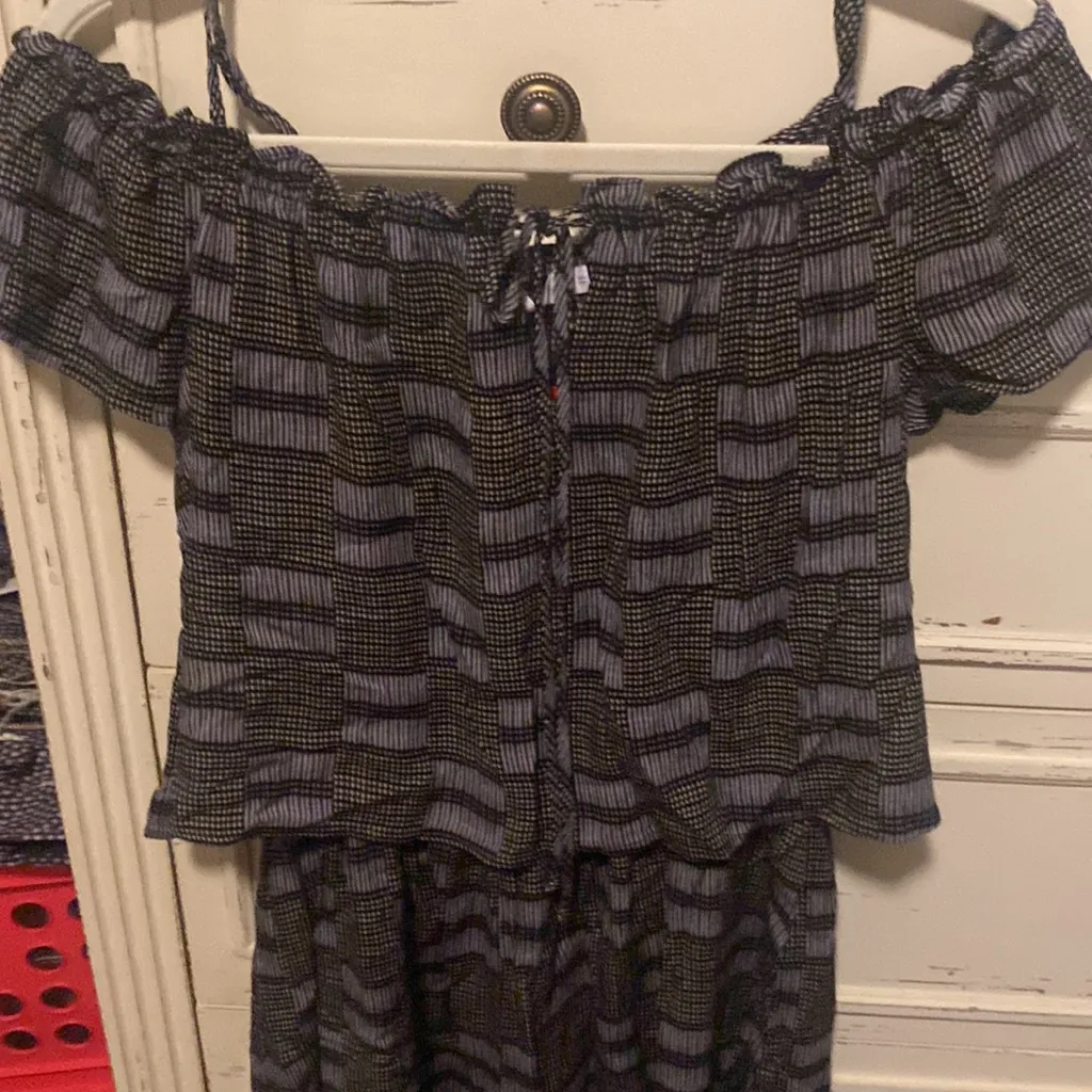 NWT Lush Off the Shoulder Romper Sz M - Image 2
