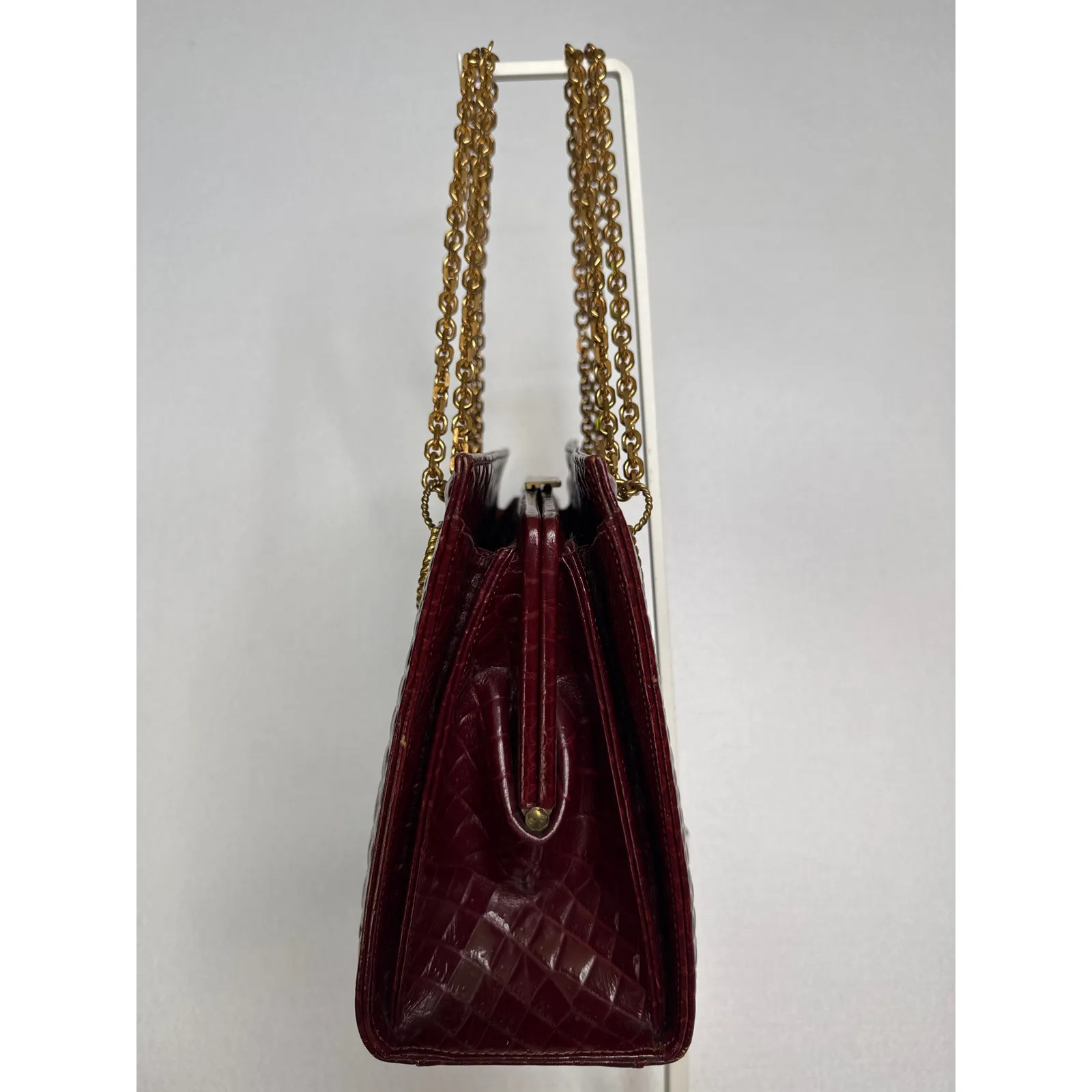 Vtg Don Lester burgundy lizard-embossed pattern gold chain double handle bag - Image 11