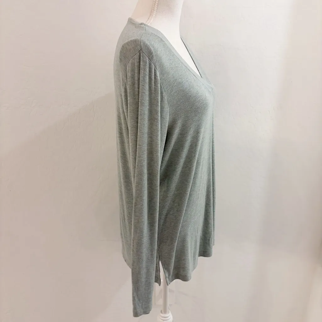 CAbi Laid Back Sage Green Long Sleeve V-neck Tee Top Style 5192 Size L - Image 11