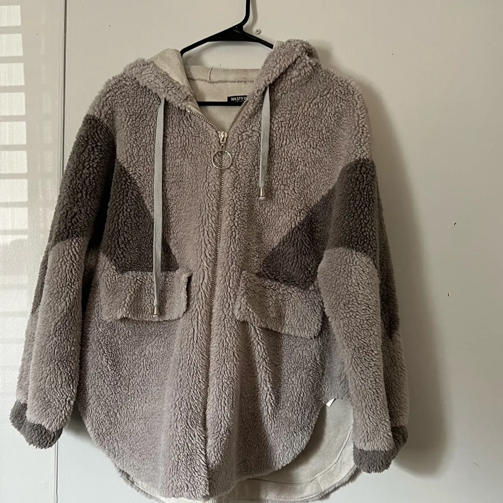 Nasty Gal Gray and Cream Teddy Jacket - Image 2