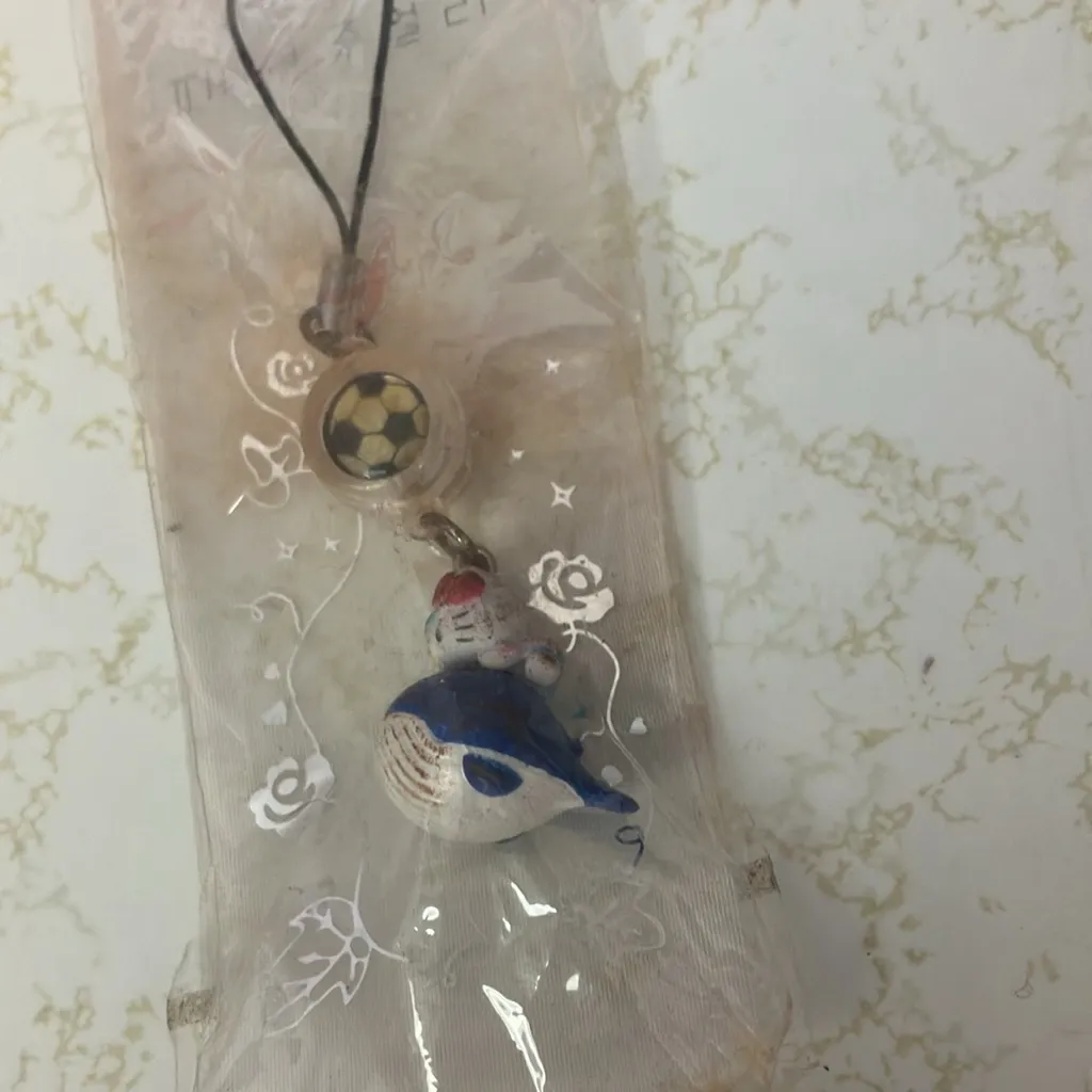 Blue and White Bird pocketbook charm - Image 2